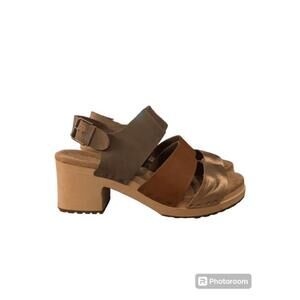 Women's TOMS Metallic Gold Leather Clogs Sandals Size 10